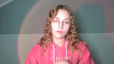 Snapshot of lily_tayberry chatting on September 14, 3:33 pm small lily online show from September 14, 3:33 pm