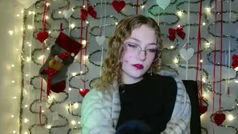 small lily online show from December 2, 6:25 pm
