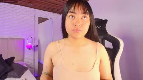 lily_waist online show from September 29, 11:15 am