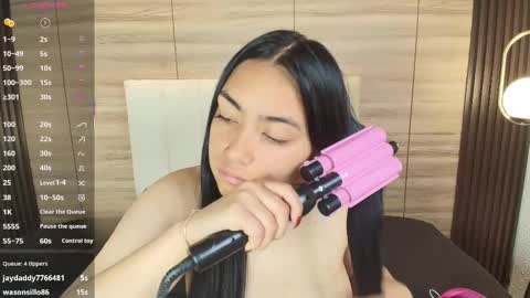Snapshot of lily_waist chatting on March 6, 11:17 am lily_waist online show from March 6, 11:17 am