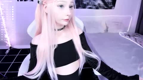 Lily online show from December 17, 5:24 am