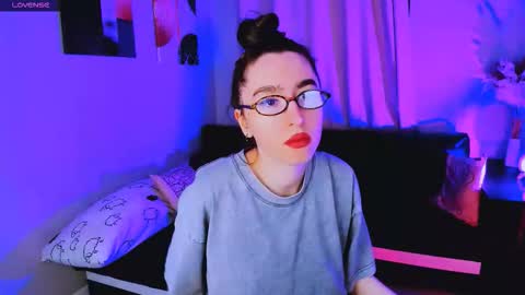 LILY online show from November 12, 9:32 am