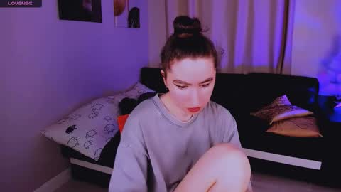 LILY online show from December 21, 11:17 am