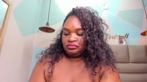 Snapshot of lilybaudyn_ chatting on January 15, 12:47 pm Lily online show from January 15, 12:47 pm