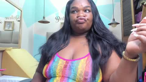 Snapshot of lilybaudyn_ chatting on February 5, 9:15 am Lily online show from February 5, 9:15 am