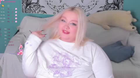 Lily online show from December 18, 8:03 pm