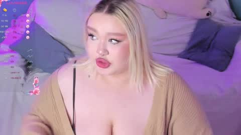 Lily online show from February 19, 1:50 pm