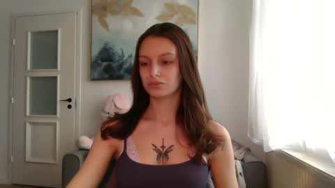 lilycandy_ online show from February 6, 11:57 am