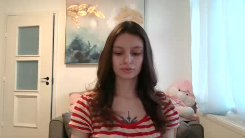 lilycandy_ online show from February 25, 3:21 pm