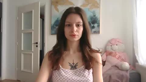 lilycandy_ online show from March 10, 11:37 am