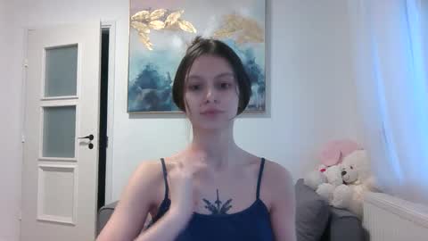 lilycandy_ online show from April 3, 4:16 pm