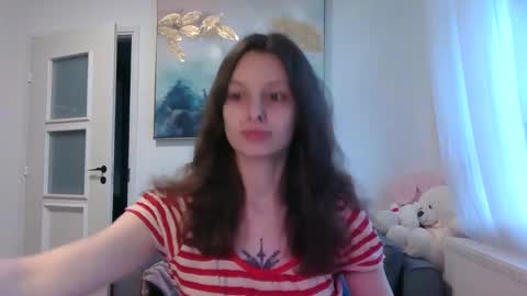 lilycandy_ online show from April 4, 12:35 pm