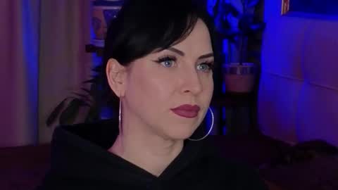 Snapshot of lilyconor chatting on November 10, 4:06 pm Lily online show from November 10, 4:06 pm