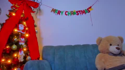 Lily online show from December 21, 4:30 am