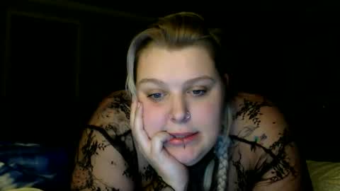 Snapshot of lilyflowerzx chatting on October 26, 2:39 am lily online show from October 26, 2:39 am