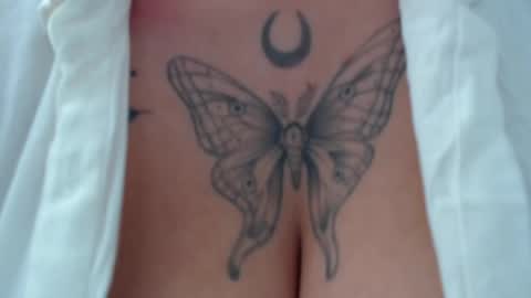 lilyfox23 online show from April 17, 1:25 pm