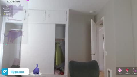 Lily Grace online show from October 31, 8:10 pm