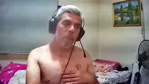Snapshot of lilylovelyman50 chatting on June 29, 4:40 pm lilylovelyman50 online show from June 29, 4:40 pm