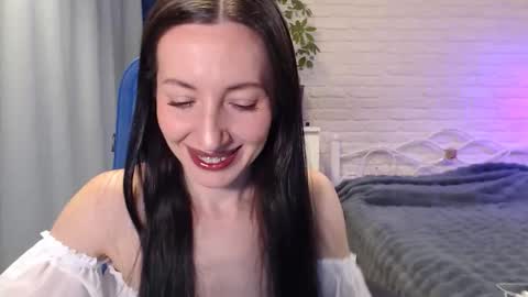 Snapshot of lilymellow chatting on October 17, 5:43 am Lily online show from October 17, 5:43 am