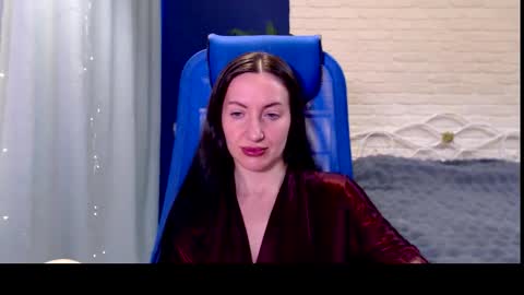 Lily online show from February 19, 7:37 am