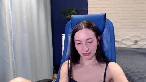 Lily online show from April 15, 7:37 am