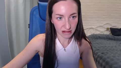 Lily online show from August 6, 9:00 am