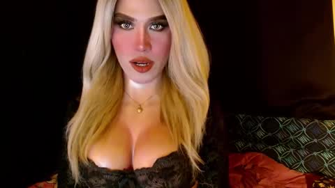 Snapshot of lilymonstercock chatting on December 26, 3:27 am IM YOUR TRUE GODESS Lilymonstercock online show from December 26, 3:27 am