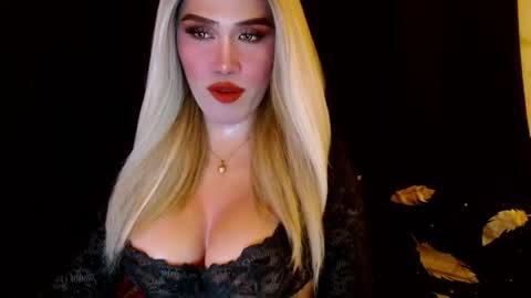Snapshot of lilymonstercock chatting on December 28, 6:49 am IM YOUR TRUE GODESS Lilymonstercock online show from December 28, 6:49 am