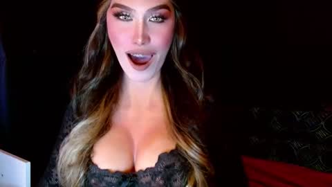 Snapshot of lilymonstercock chatting on January 3, 1:05 am IM YOUR TRUE GODESS Lilymonstercock online show from January 3, 1:05 am