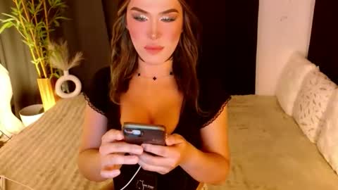 Snapshot of lilymonstercock chatting on October 13, 4:34 am IM YOUR TRUE GODESS Lilymonstercock online show from October 13, 4:34 am