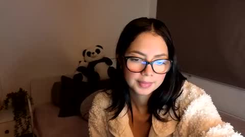 LillyPanda online show from November 6, 8:21 pm