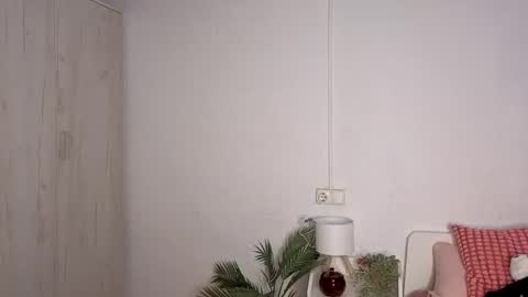 LillyPanda online show from November 13, 8:08 pm