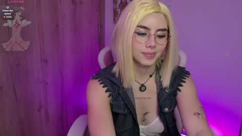 lily help me to collect more cosplay online show from June 6, 3:44 am