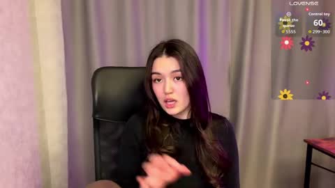 Snapshot of lilysollar chatting on April 18, 7:58 pm Lily online show from April 18, 7:58 pm