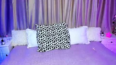 Lilian online show from December 5, 4:54 am