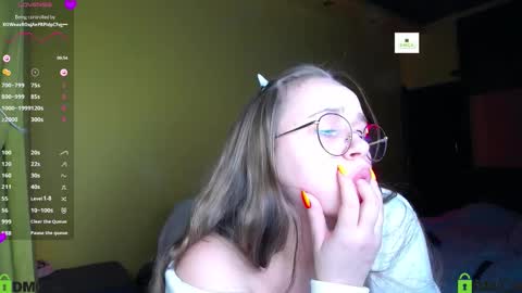 Lily online show from November 7, 8:53 pm