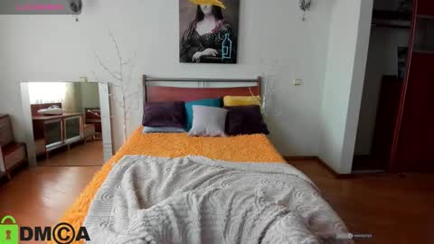 Hi Im Lily online show from February 12, 8:42 am