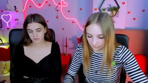 lina_fox12 online show from April 2, 12:25 pm