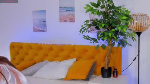 lina_massey online show from April 13, 1:11 am