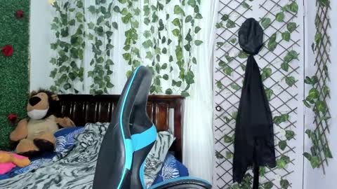 paola online show from November 12, 9:47 pm