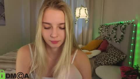 LINA online show from May 25, 1:11 am