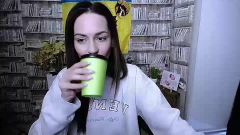 Lina online show from November 3, 6:58 am