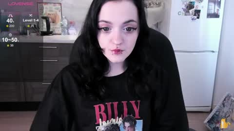 Lina 3  1715622743 online show from April 6, 7:31 am