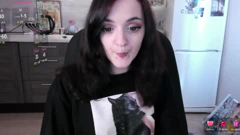 Lina 3  1715622743 online show from April 8, 8:14 am