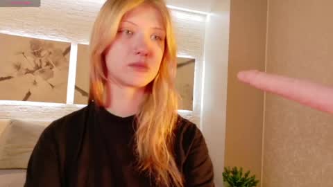 Snapshot of lina_vi chatting on April 22, 8:21 pm Lina online show from April 22, 8:21 pm