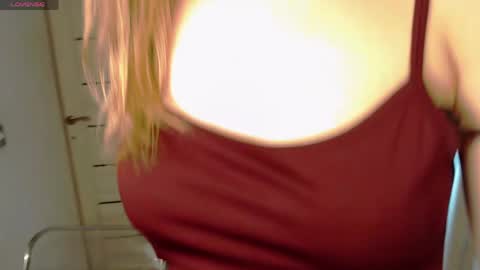 Snapshot of lina_vi chatting on May 1, 8:35 pm Lina online show from May 1, 8:35 pm