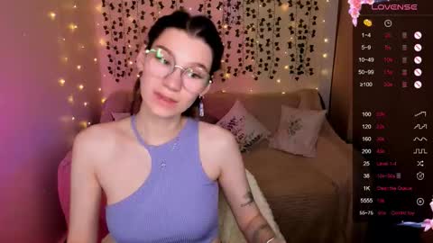 Lina online show from November 17, 8:20 am