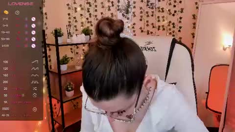Snapshot of linablossom chatting on June 19, 2:27 am Lina online show from June 19, 2:27 am