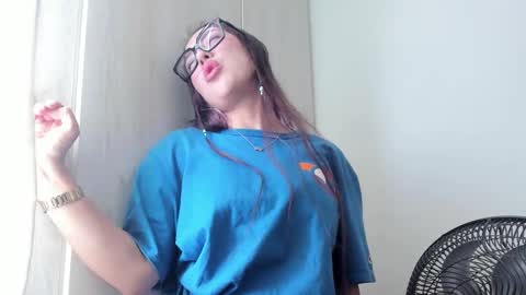 Snapshot of linacamsa chatting on September 12, 4:07 pm Lina Camsa online show from September 12, 4:07 pm