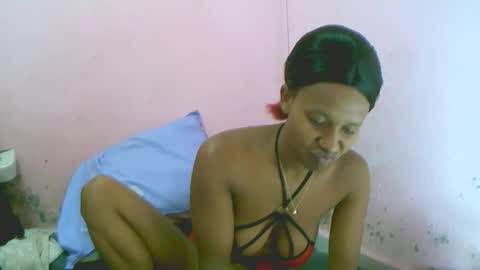 linah1123 online show from April 4, 6:22 am